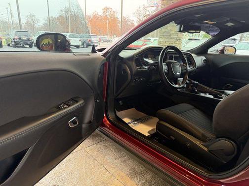 2022 Dodge Challenger SXT