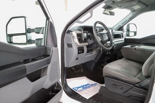 Oxford White 2023 Ford F-250 XLT