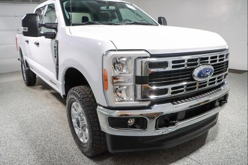Oxford White 2023 Ford F-250 XLT