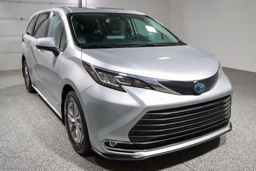 2021 Toyota Sienna XLE 7 Passenger