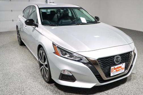 2022 Nissan Altima SR FWD