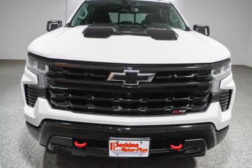 Iridescent Pearl Tricoat 2023 Chevrolet Silverado 1500 LT Trail Boss