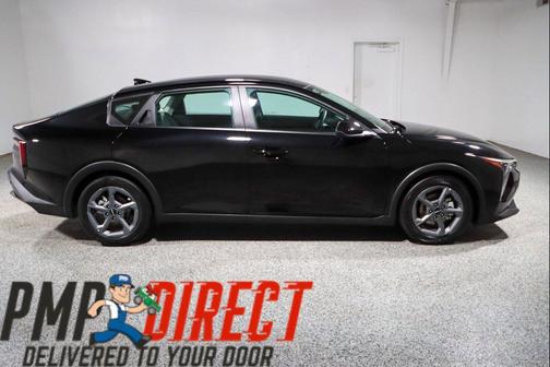 Aurora Black Pearl 2025 Kia K4 LXS