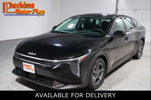 Aurora Black Pearl 2025 Kia K4 LXS