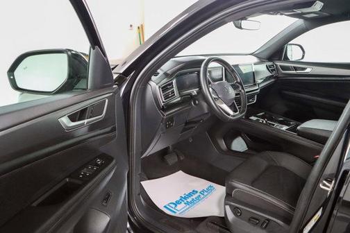 2024 Volkswagen Atlas Cross Sport 2.0T SE w/Technology 4MOTION