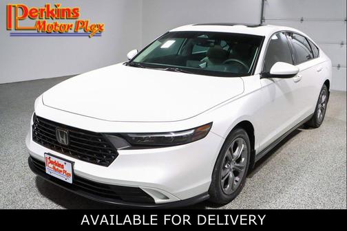 Platinum White Pearl 2024 Honda Accord EX
