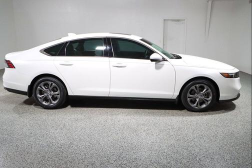 Platinum White Pearl 2024 Honda Accord EX