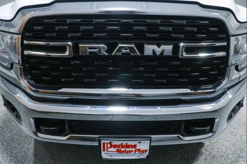 Bright White Clearcoat 2024 RAM 2500 Big Horn Crew Cab 4x4 6'4' Box
