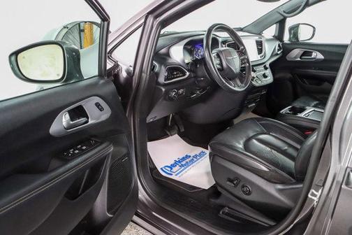 2020 Chrysler Pacifica Touring-L Plus