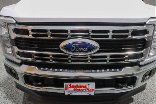 Oxford White 2024 Ford F-250 XLT