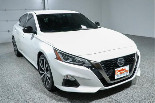 Pearl White Tricoat 2021 Nissan Altima SR FWD