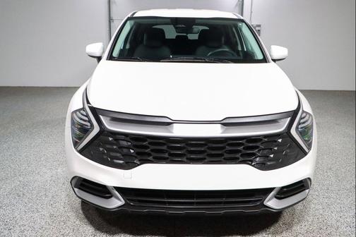 Snow White Pearl 2024 Kia Sportage LX
