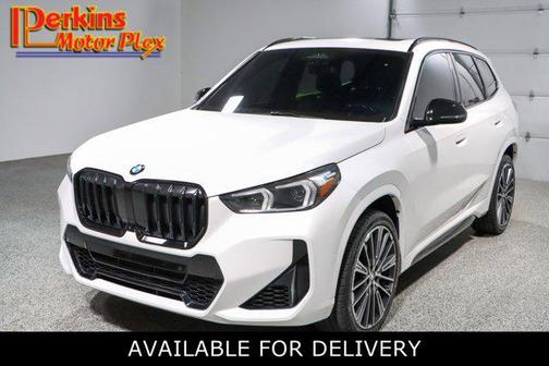 Mineral White Metallic 2023 BMW X1 xDrive28i
