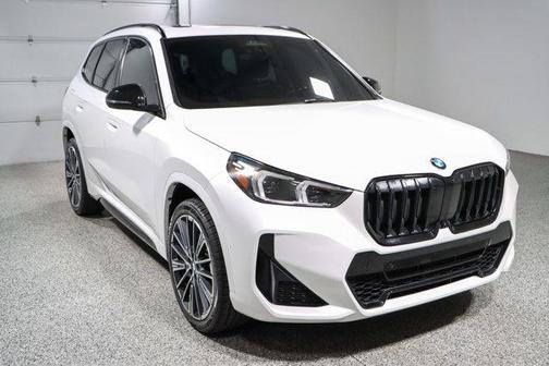 Mineral White Metallic 2023 BMW X1 xDrive28i