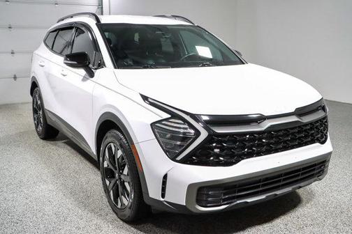 Glacial White Pearl 2024 Kia Sportage X-Line