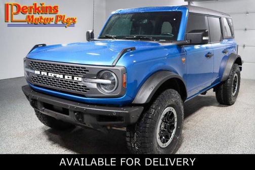 Velocity Blue Metallic 2022 Ford Bronco Badlands