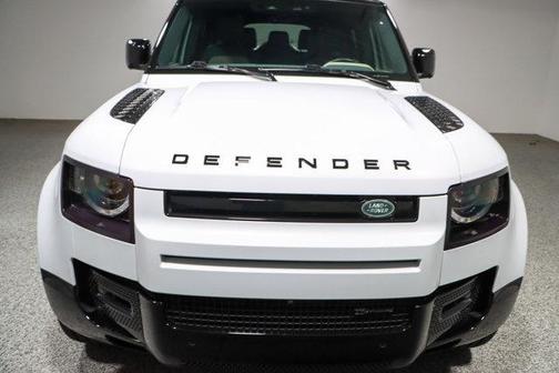 2023 Land Rover Defender 130 X-Dynamic SE