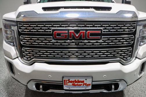 White Frost Tricoat 2022 GMC Sierra 2500 Denali