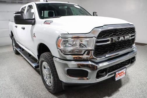 2024 RAM 2500 Tradesman Crew Cab 4x4 6'4' Box
