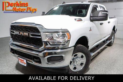 2024 RAM 2500 Tradesman Crew Cab 4x4 6'4' Box
