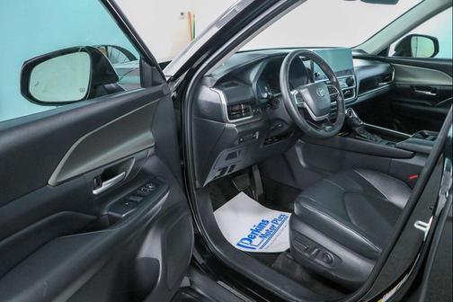 Midnight Black Metallic 2024 Toyota Grand Highlander XLE