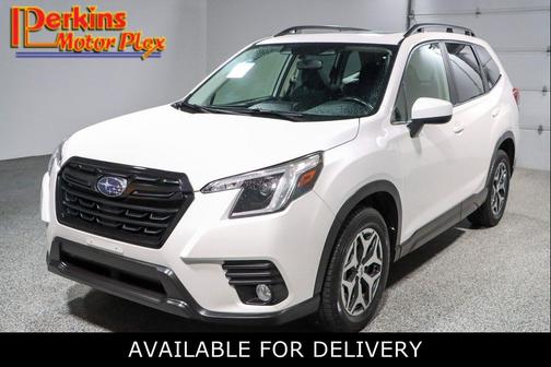 Crystal White Pearl 2022 Subaru Forester Premium