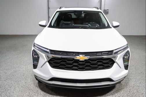 Summit White 2024 Chevrolet Trax LT