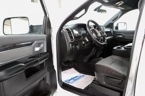 Bright White Clearcoat 2022 RAM 2500 Big Horn Crew Cab 4x4 6'4' Box