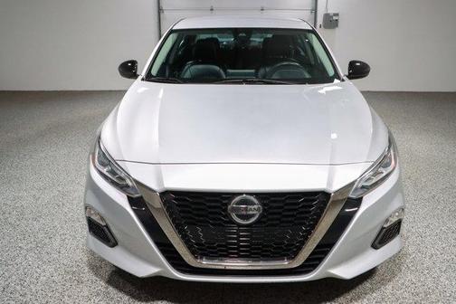 Brilliant Silver Metallic 2022 Nissan Altima SR FWD