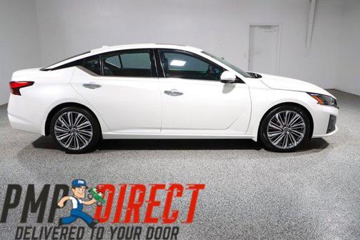 Pearl White Tricoat 2023 Nissan Altima 2.5 SL