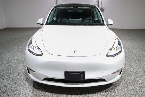 Pearl White Multi-Coat 2023 Tesla Model Y Performance Dual Motor All-Wheel Drive
