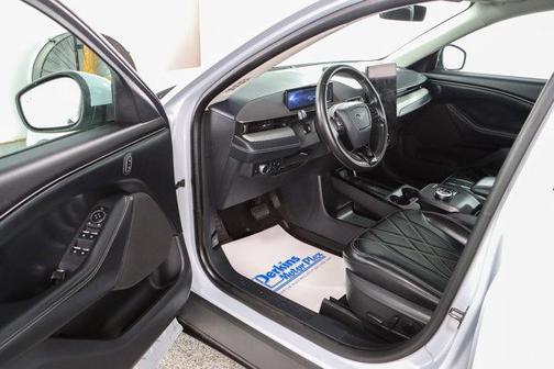 2022 Ford Mustang Mach-E Select