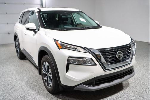 Pearl White Tricoat 2021 Nissan Rogue SV