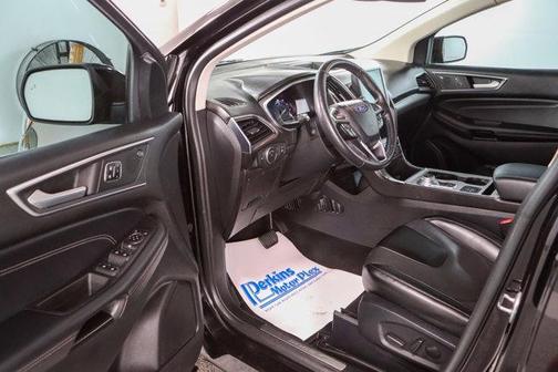 Agate Black Metallic 2021 Ford Edge Titanium