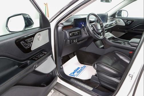 PRISTINE WHITE METALLIC 2025 Lincoln Aviator Reserve AWD