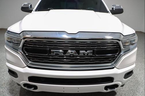 Ivory White Tri-Coat Pearlcoat 2021 RAM 1500 Limited