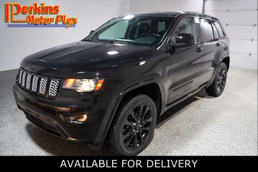 Diamond Black Crystal Pearlcoat 2020 Jeep Grand Cherokee Altitude
