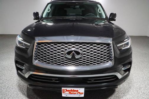 2022 INFINITI QX80 Luxe