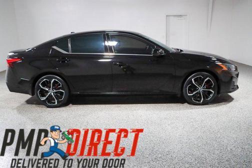 Super Black 2023 Nissan Altima SR FWD
