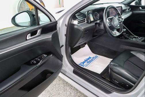 Wolf Gray 2024 Kia K5 GT-Line