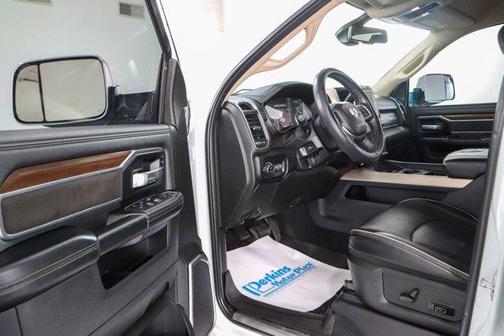 2022 RAM 2500 Laramie Crew Cab 4x4 6'4' Box