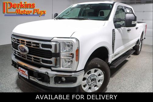 Oxford White 2024 Ford F-250 XLT