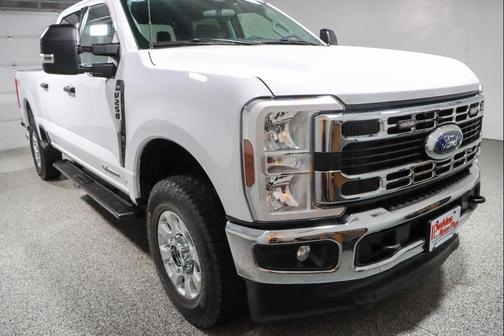 Oxford White 2024 Ford F-250 XLT