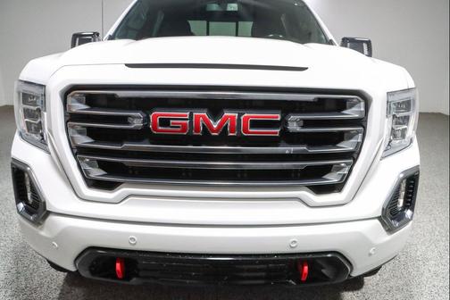 White 2019 GMC Sierra 1500 AT4