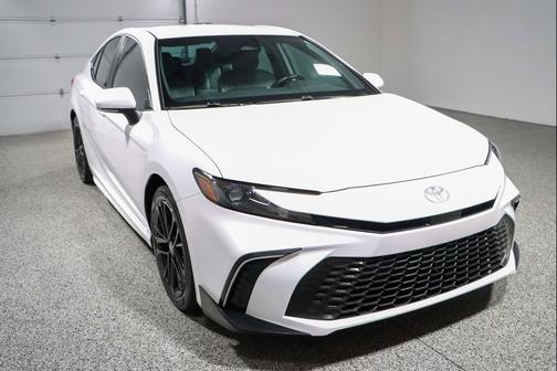 Ice Cap 2025 Toyota Camry SE