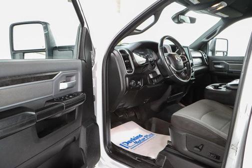 Bright White Clearcoat 2023 RAM 2500 Big Horn Crew Cab 4x4 6'4' Box