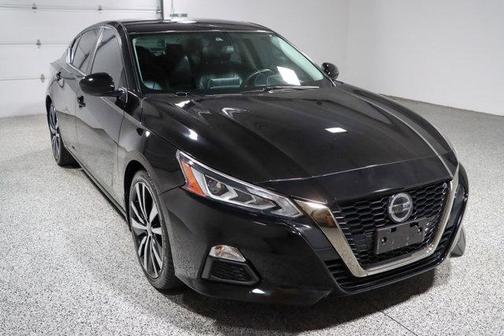 Super Black 2022 Nissan Altima SR FWD