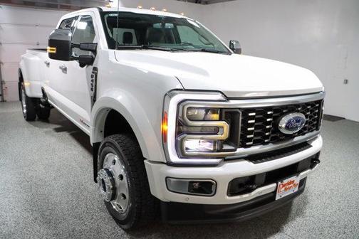 Star White Metallic Tri-Coat 2025 Ford F-450 Platinum