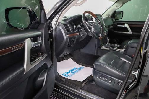 2019 Toyota Land Cruiser Base
