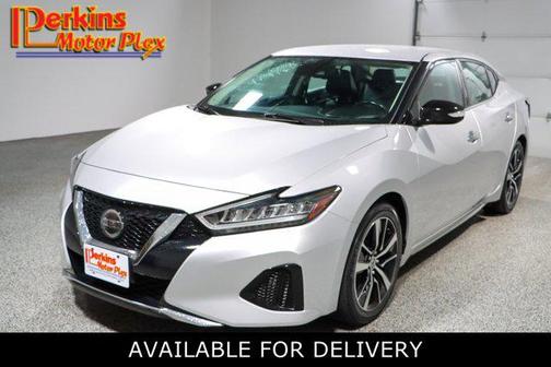 Brilliant Silver Metallic 2022 Nissan Maxima SV Xtronic CVT